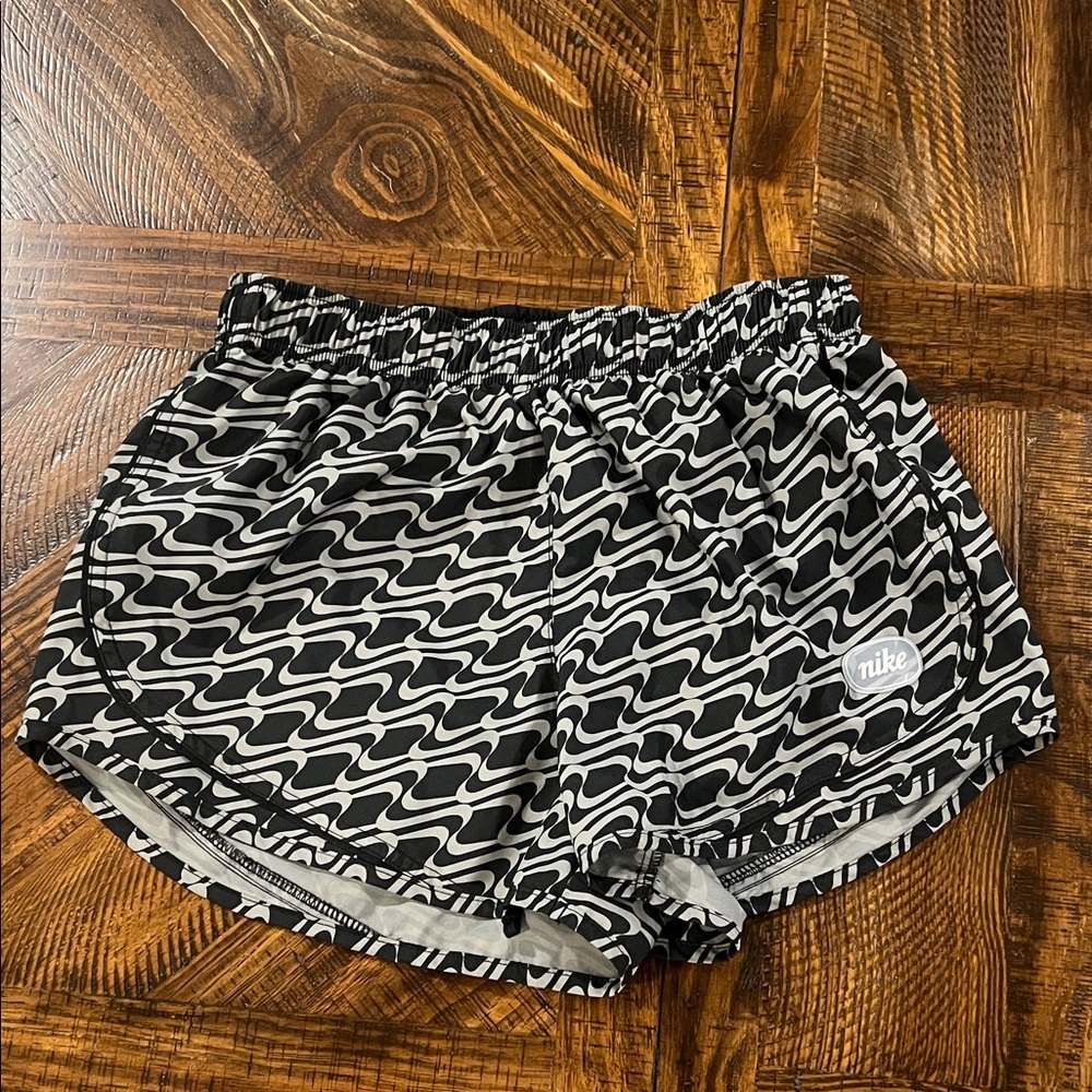 Nike Dri Fit Women's Wave Pattern Athletic Shorts
